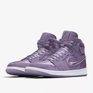 Air Jordan 1 Retro High Orchid Sneakers